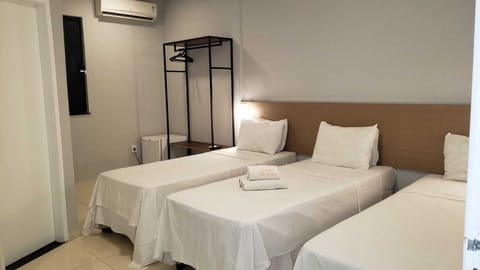 Standard Twin Room | Minibar, free WiFi, bed sheets