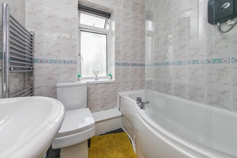 House | Bathroom | Combined shower/tub, deep soaking tub, hair dryer, towels