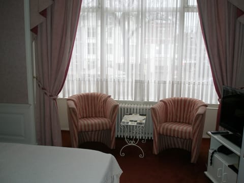 Single Room | Living area | LED TV