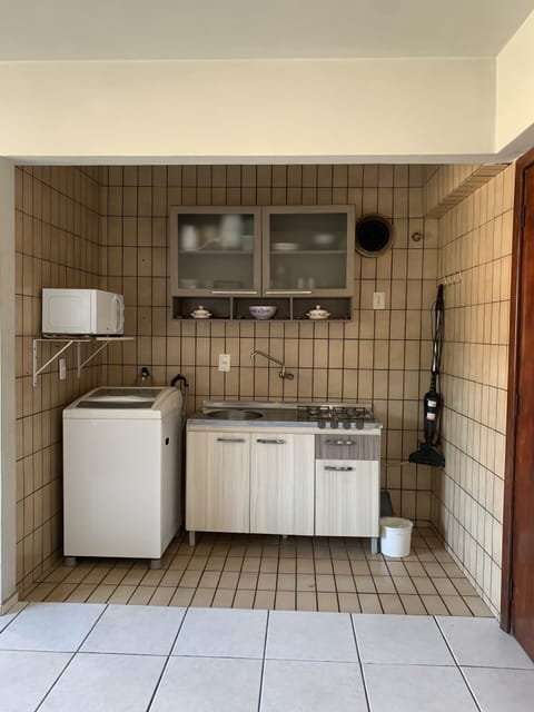 Comfort Apartment | Private kitchen | Mini-fridge, microwave, dishwasher, cookware/dishes/utensils