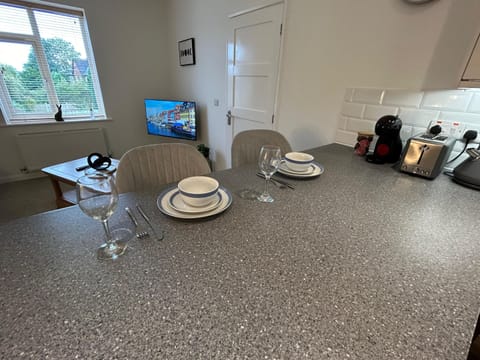 Apartment, Ensuite (Wrekin) | Private kitchen