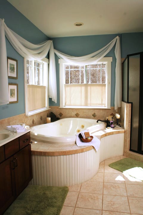 Jetted tub