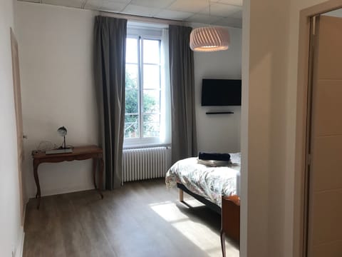 Double or Twin Room, 1 King Bed, Garden View | Desk, free WiFi, bed sheets