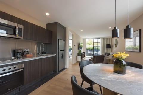 City Suite | Private kitchen | Fridge