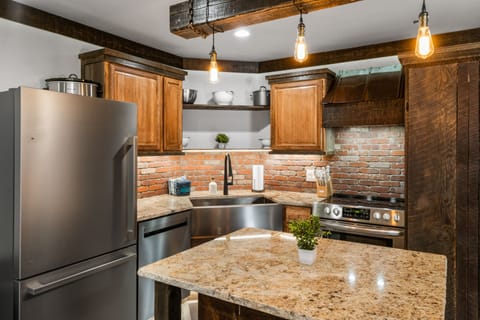 House | Private kitchen | Full-size fridge, microwave, oven, stovetop