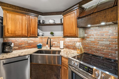 House | Private kitchen | Full-size fridge, microwave, oven, stovetop