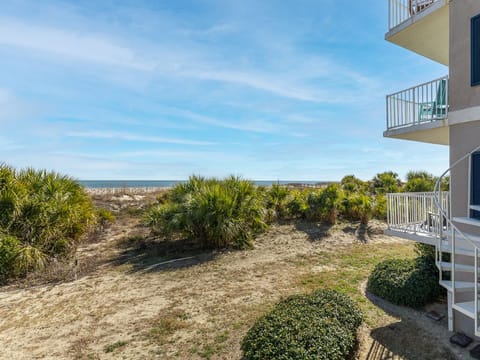 Condo, 1 King Bed with Sofa bed, Pool Access, Ocean View (314 - Pet Friendly) | Property grounds