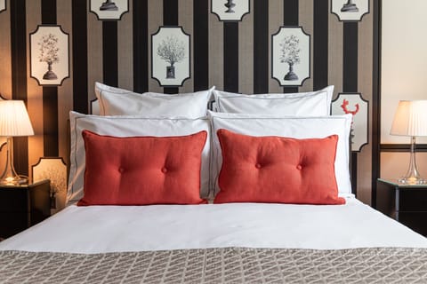 Classic Room | Premium bedding, down comforters, pillowtop beds, minibar