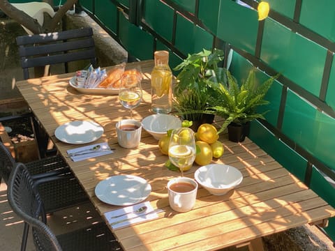 Basic Apartment | Terrace/patio