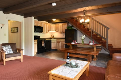 Chalet, 3 Bedrooms (Chipmunk) | Living area | 32-inch flat-screen TV with cable channels, TV