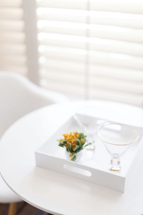 Standard Room, 1 King Bed, Kitchenette, Mountain View | Premium bedding, in-room safe, iron/ironing board, WiFi