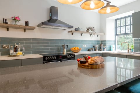 Luxury House, Private Bathroom (The Farmhouse) | Private kitchen