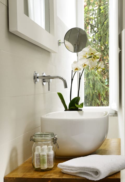 Superior Double Room | Bathroom sink