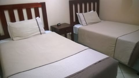 Apartment, 2 Bedrooms | Desk, free WiFi, bed sheets