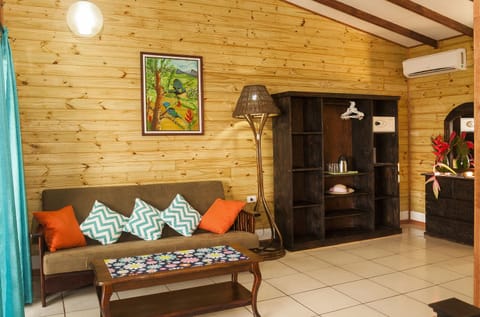 Deluxe Cabin | 1 bedroom, in-room safe, free WiFi, bed sheets