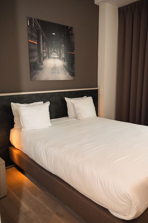Room (Superior room) | Hypo-allergenic bedding, minibar, in-room safe, desk