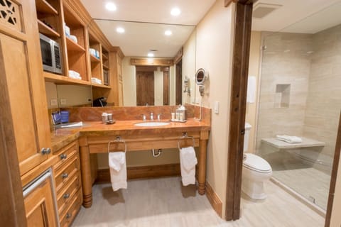 Suite, 4 Bedrooms | Bathroom