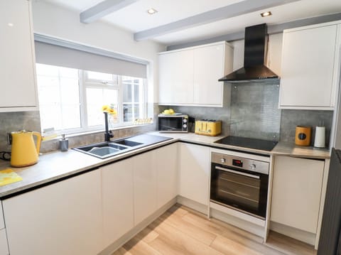 Fridge, dishwasher, electric kettle, toaster