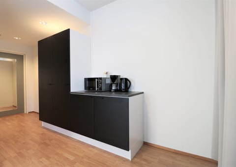 Standard Studio, 2 Twin Beds | Premium bedding, individually decorated, desk, free WiFi