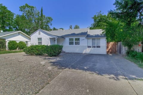 House, Private Bathroom (House of Favor) | Exterior