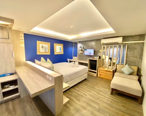 Deluxe Double or Twin room with Balcony | In-room safe, laptop workspace, blackout drapes, free WiFi