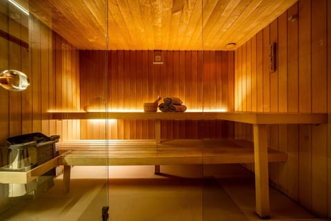 Sauna, steam room