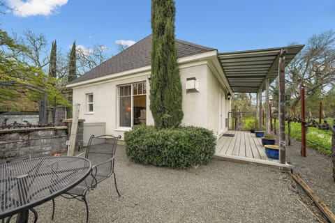 King Carriage House Junior Suite | Terrace/patio