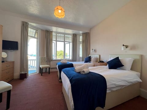 Twin Room, Ensuite, Sea View