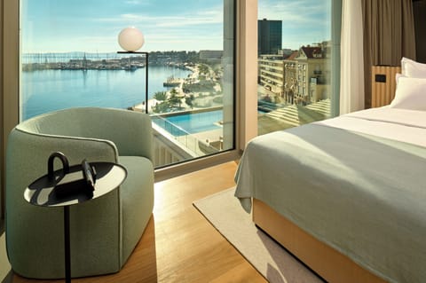 Premium Corner Double Room, Sea View | Hypo-allergenic bedding, minibar, in-room safe, blackout drapes