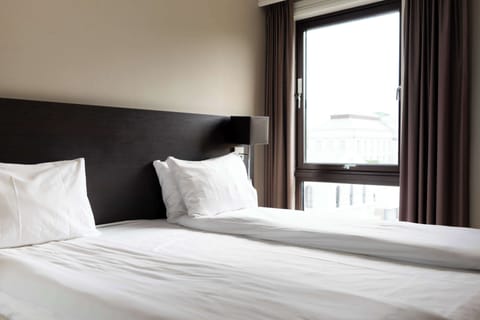 Premium bedding, pillowtop beds, desk, soundproofing