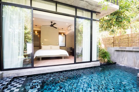 Minibar, in-room safe, desk, blackout drapes