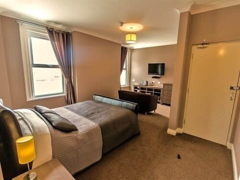 Suite 3 Some Sea Views | Iron/ironing board, free WiFi, bed sheets