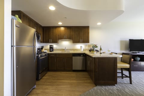 Family Condo, 1 Bedroom, Kitchen | Private kitchen | Full-size fridge, microwave, oven, stovetop