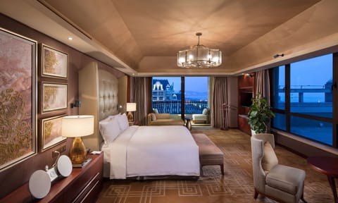 Presidential Suite, 1 King Bed | Premium bedding, in-room safe, desk, laptop workspace