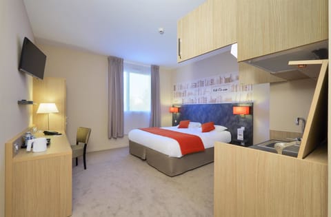 Superior Room, 1 Double Bed | In-room safe, individually furnished, desk, laptop workspace