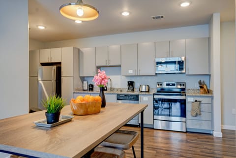 Condo, 3 Bedrooms | Private kitchen | Full-size fridge, oven, stovetop, dishwasher