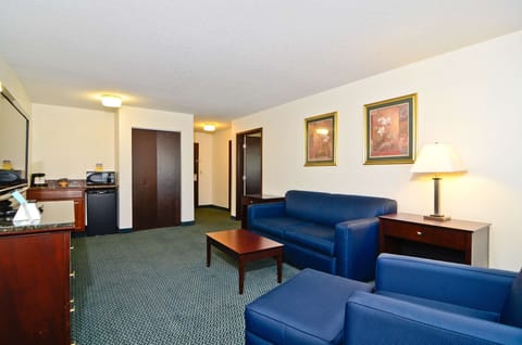 Presidential Suite, 1 King Bed, Non Smoking | Desk, iron/ironing board, free WiFi, bed sheets