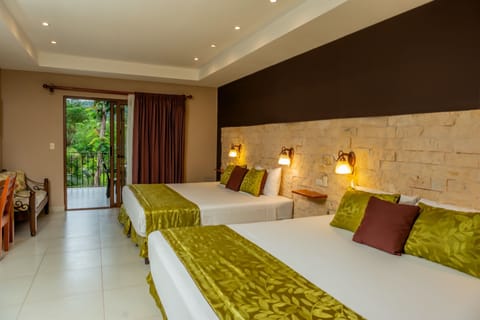 Deluxe Room, Hot Tub | Premium bedding, minibar, in-room safe, free WiFi