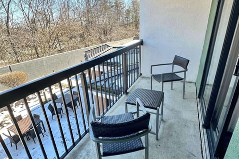 Premium bedding, down comforters, desk, laptop workspace