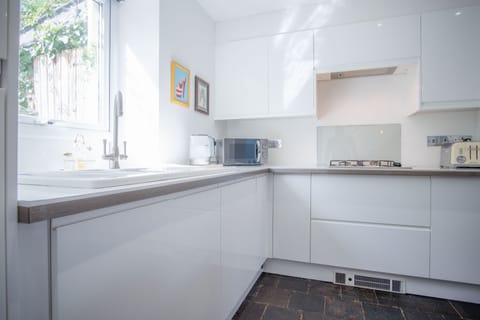 Microwave, oven, stovetop, dishwasher