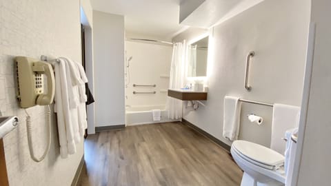 Studio Suite, 1 Bedroom | Bathroom | Combined shower/tub, free toiletries, hair dryer, towels