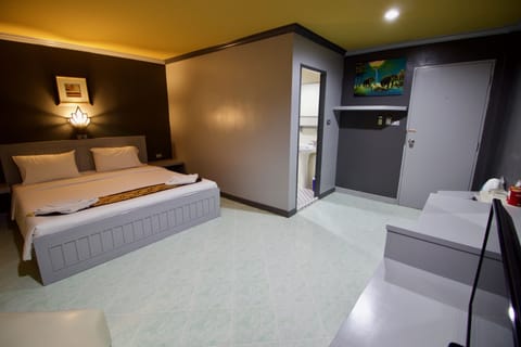 Superior Room, Mountain View | Minibar, in-room safe, desk, rollaway beds