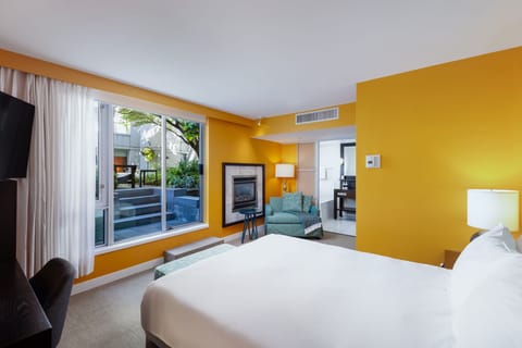 Egyptian cotton sheets, premium bedding, down comforters, pillowtop beds