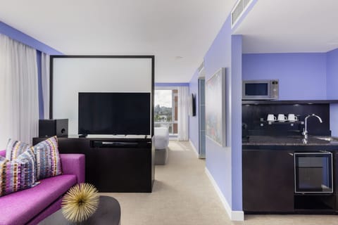 Executive Suite, 1 King Bed | Egyptian cotton sheets, premium bedding, down comforters, pillowtop beds