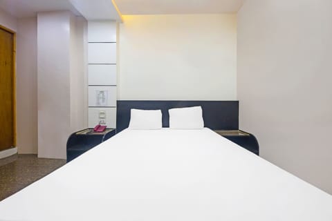 Deluxe Double Room | Desk, free WiFi, bed sheets