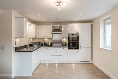 Standard Studio, 1 Double Bed | Private kitchen | Full-size fridge, microwave, oven, stovetop