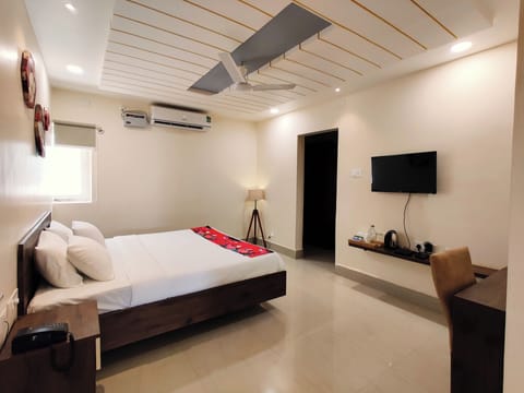 Superior Room | Laptop workspace, free WiFi, bed sheets