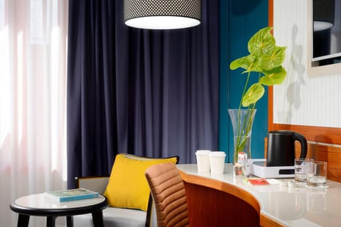 1 bedroom, premium bedding, in-room safe, desk