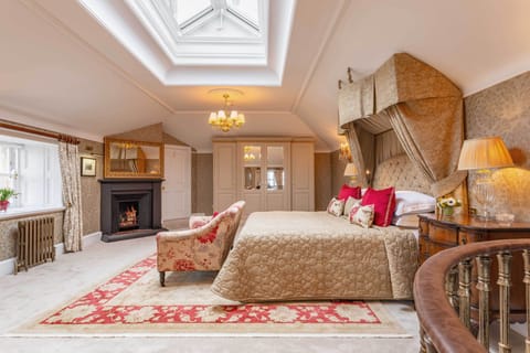 Premium bedding, in-room safe, individually decorated