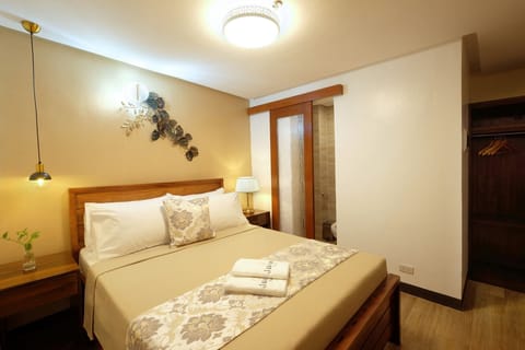 Premier Room, Multiple Bedrooms | In-room safe, individually decorated, individually furnished, desk